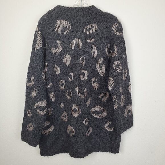 NWT Universal Thread Chunky Sweater. Leppard Gray. Oversized. Size 1XL - Picture 5 of 12